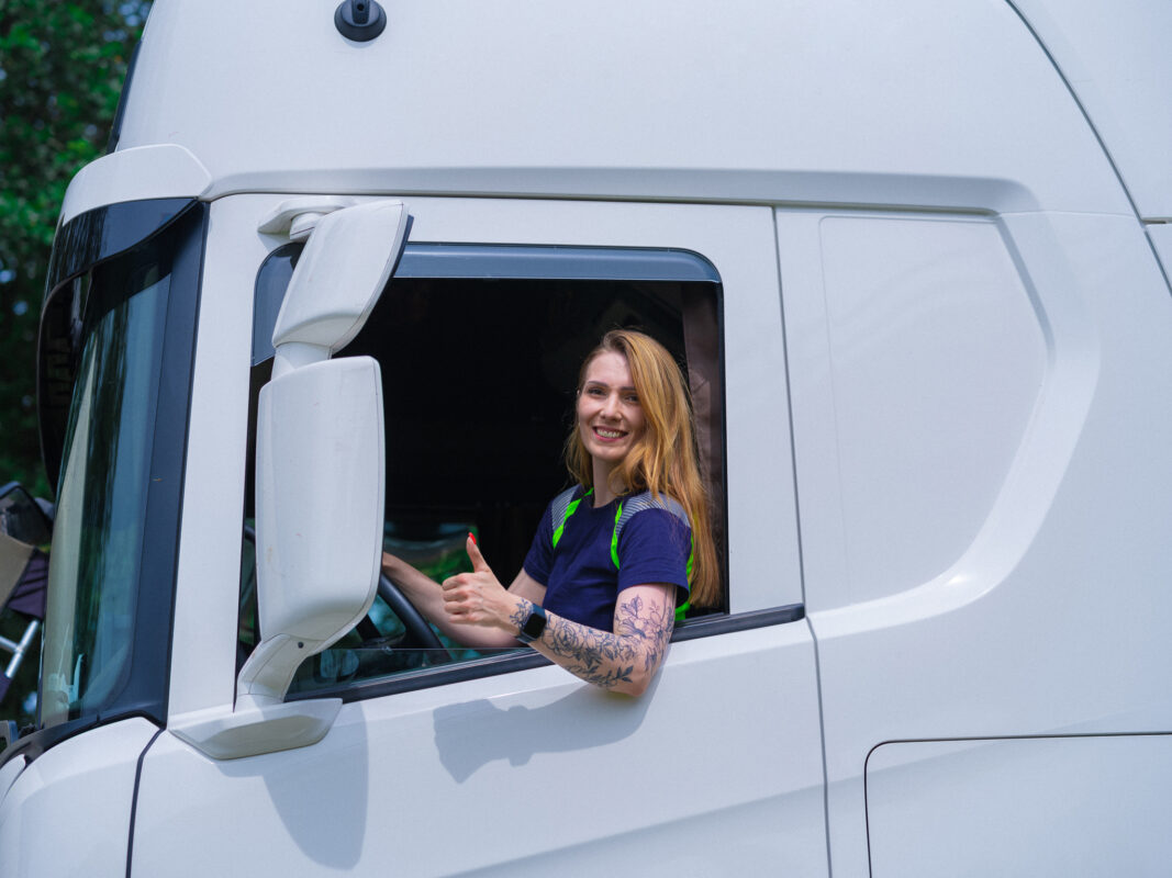 vacatures chauffeur ce: internationaal, weekend of parttime - Logistic Force