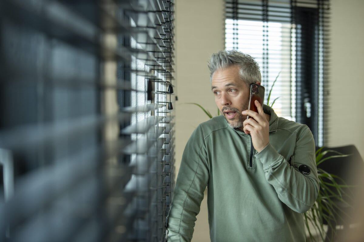 Transport planner belt met chauffeur over planning